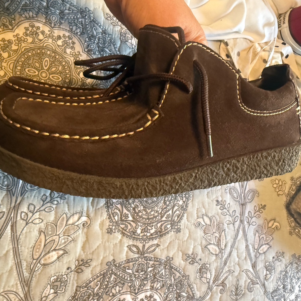 Yellow Box Brown Mules